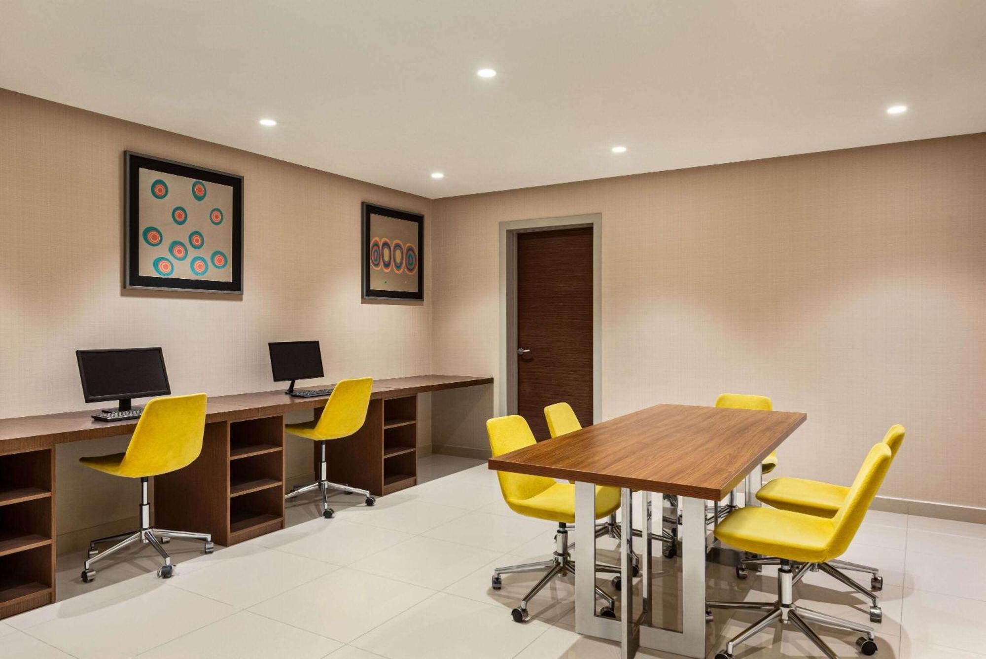 Ramada By Wyndham Makkah Zad Al Tayseer Mecca Luaran gambar